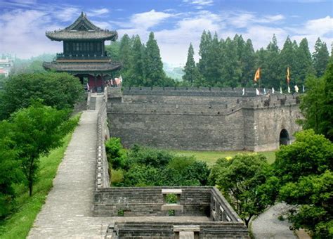  Jingzhou City's Ancient Stone Bridge: A Journey Through Time and Whispers of History! 